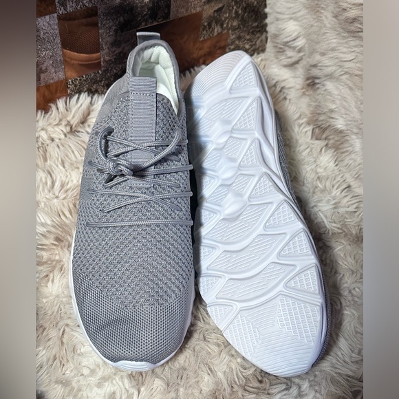 NEW Light weight, Fast dry sneakers  Gray  
COMFY!
3 pairs avalible White, Red - Picture 1 of 7